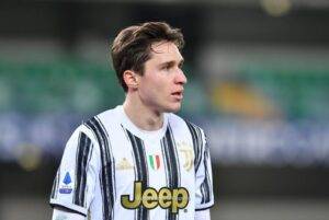 برشلونة يستهدف التعاقد مع نجم المنتخب الإيطالي كييزا