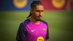 غياب رافينيا المفاجئ يربك برشلونة قبل الكلاسيكو